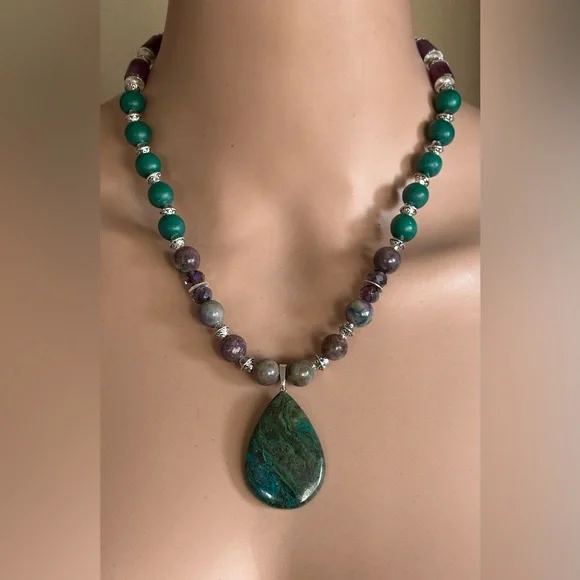 20-1/2 inch Ruby Zoisite gemstone bead Necklace NWOT - Picture 3 of 13